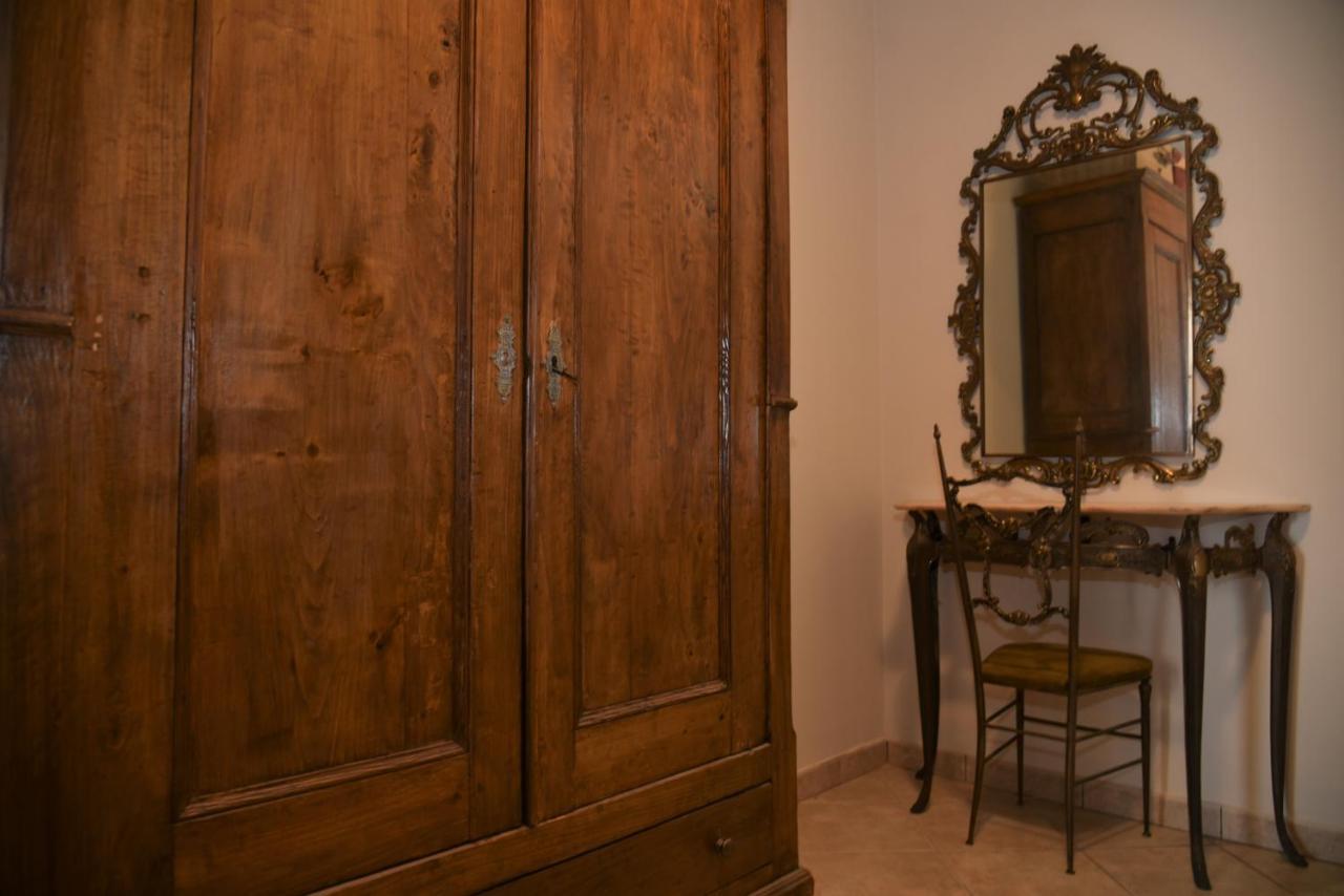 A Casa Di Anna Lägenhet La Morra Exteriör bild